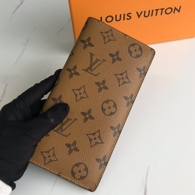 E2BDE Stylish leather wallets