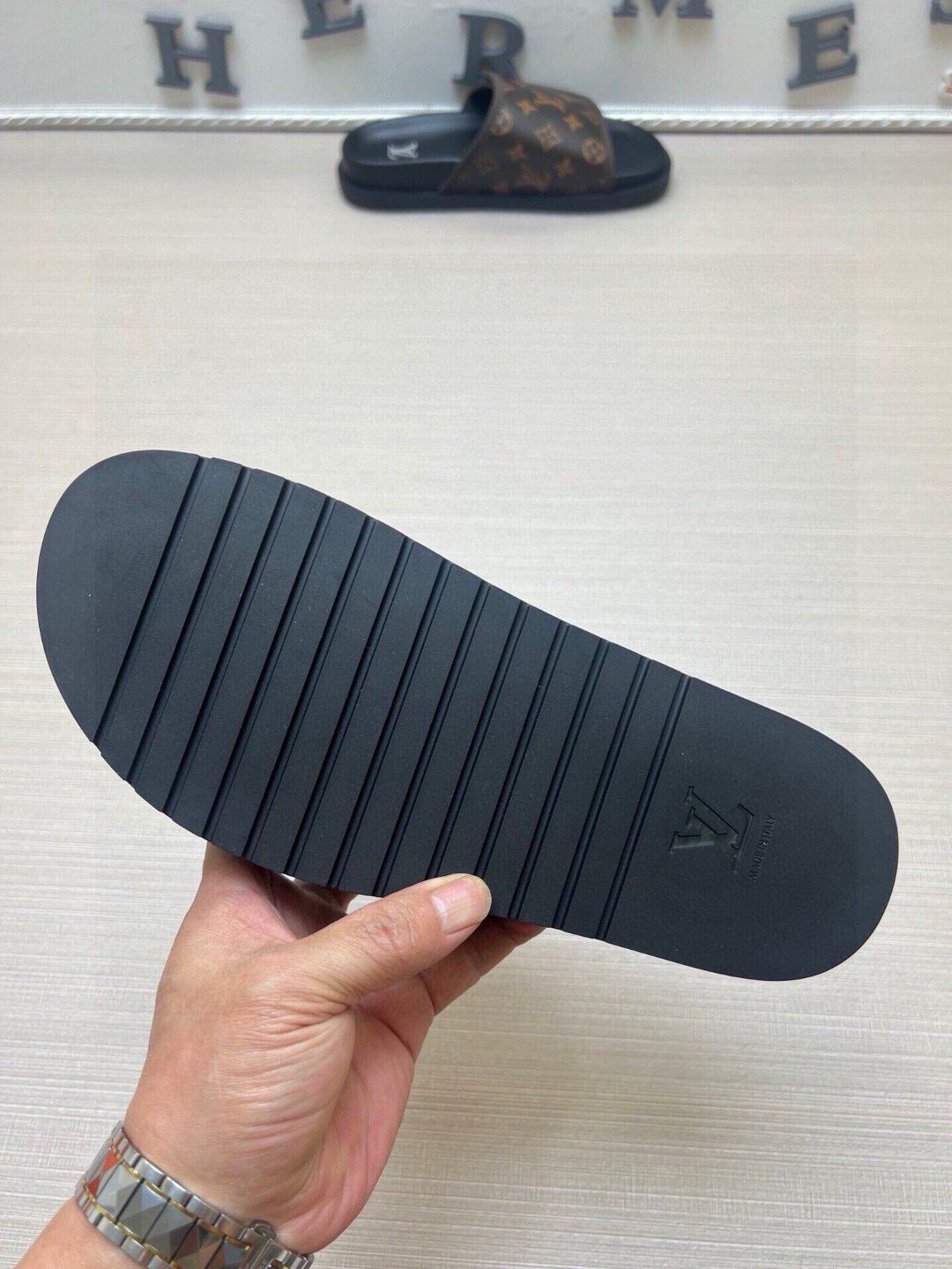 5QE5ZDE Stylish Slippers
