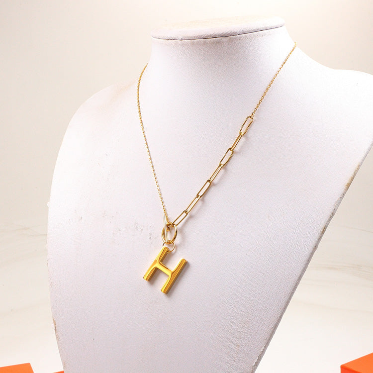 BH01XDE Stylish Necklaces