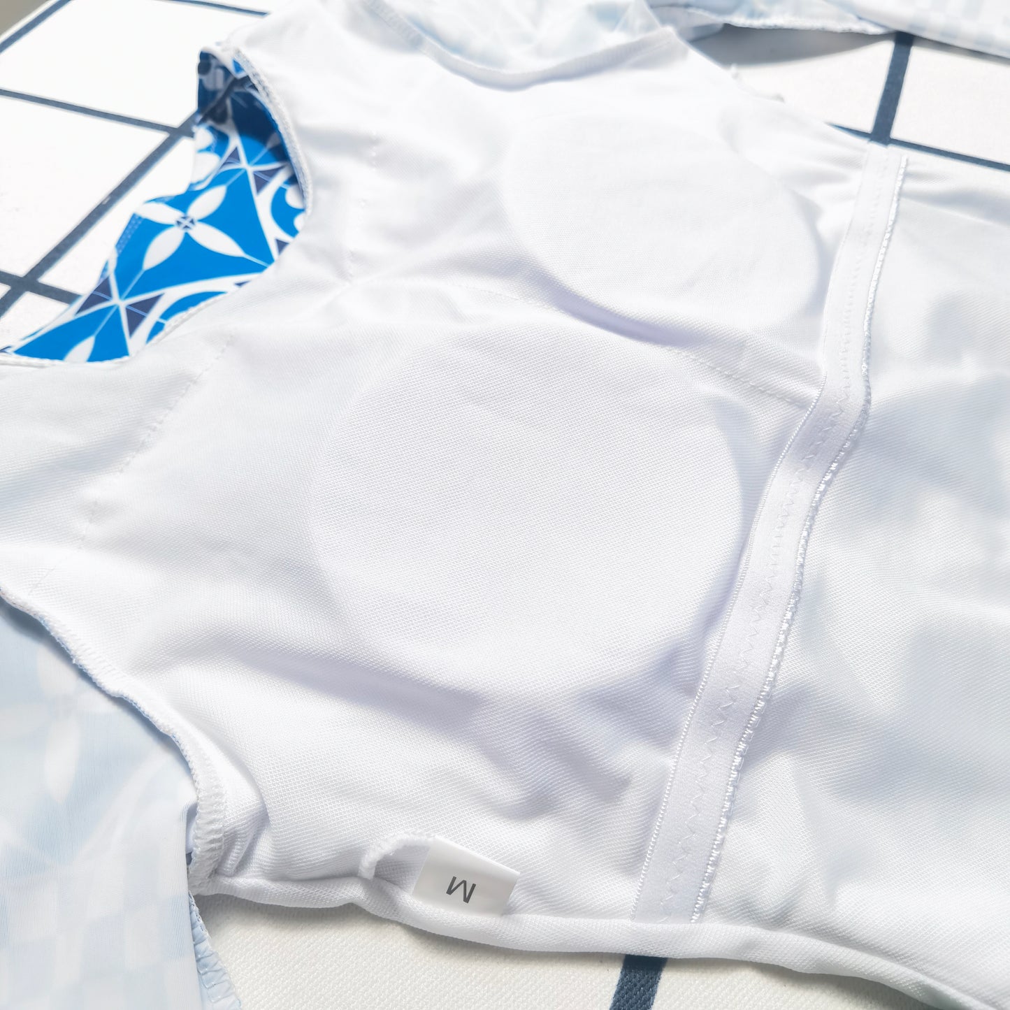 14E20YDE Stylish Long sleeve swimsuit
