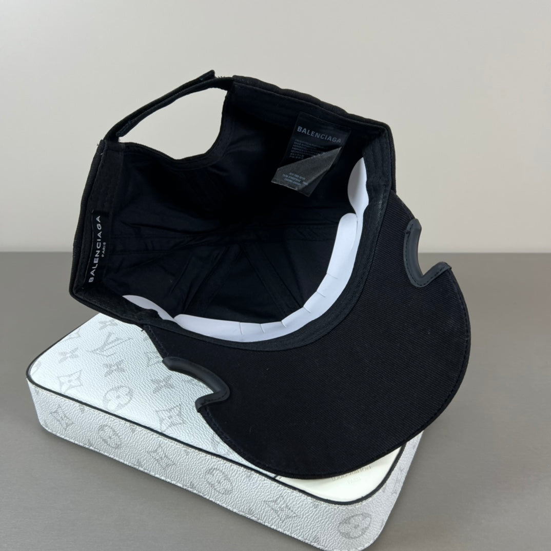 125ZJ526MDE Stylish hats