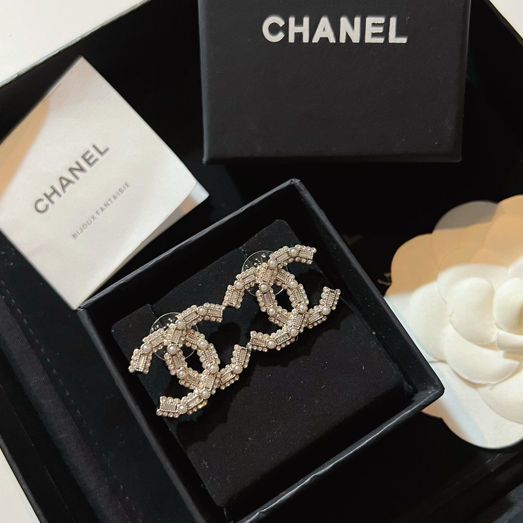 14C842EDE Stylish Earrings