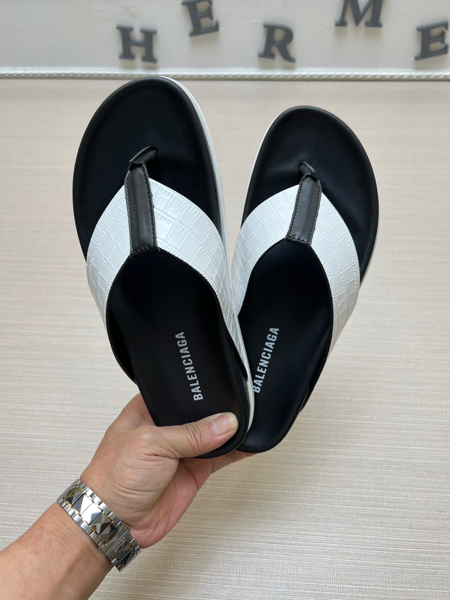 54J98ZDE Stylish slippers