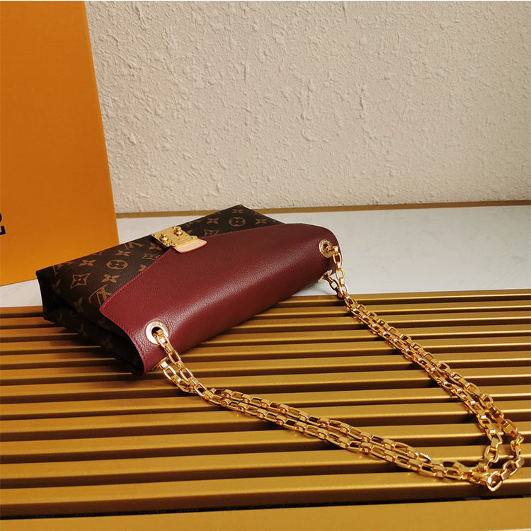 AE83BDE Stylish leather bag