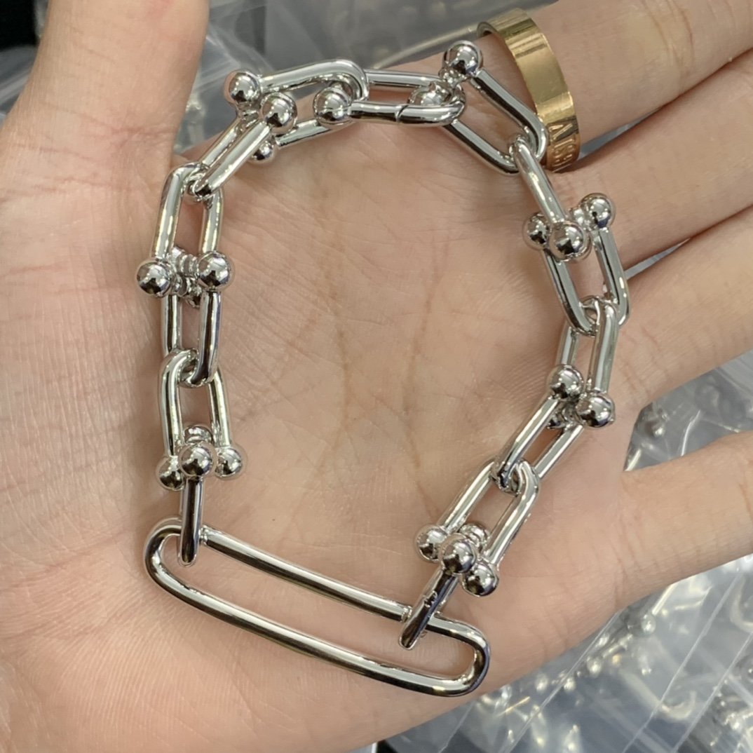 8XT33XDE Stylish Earring Bracelets Necklaces