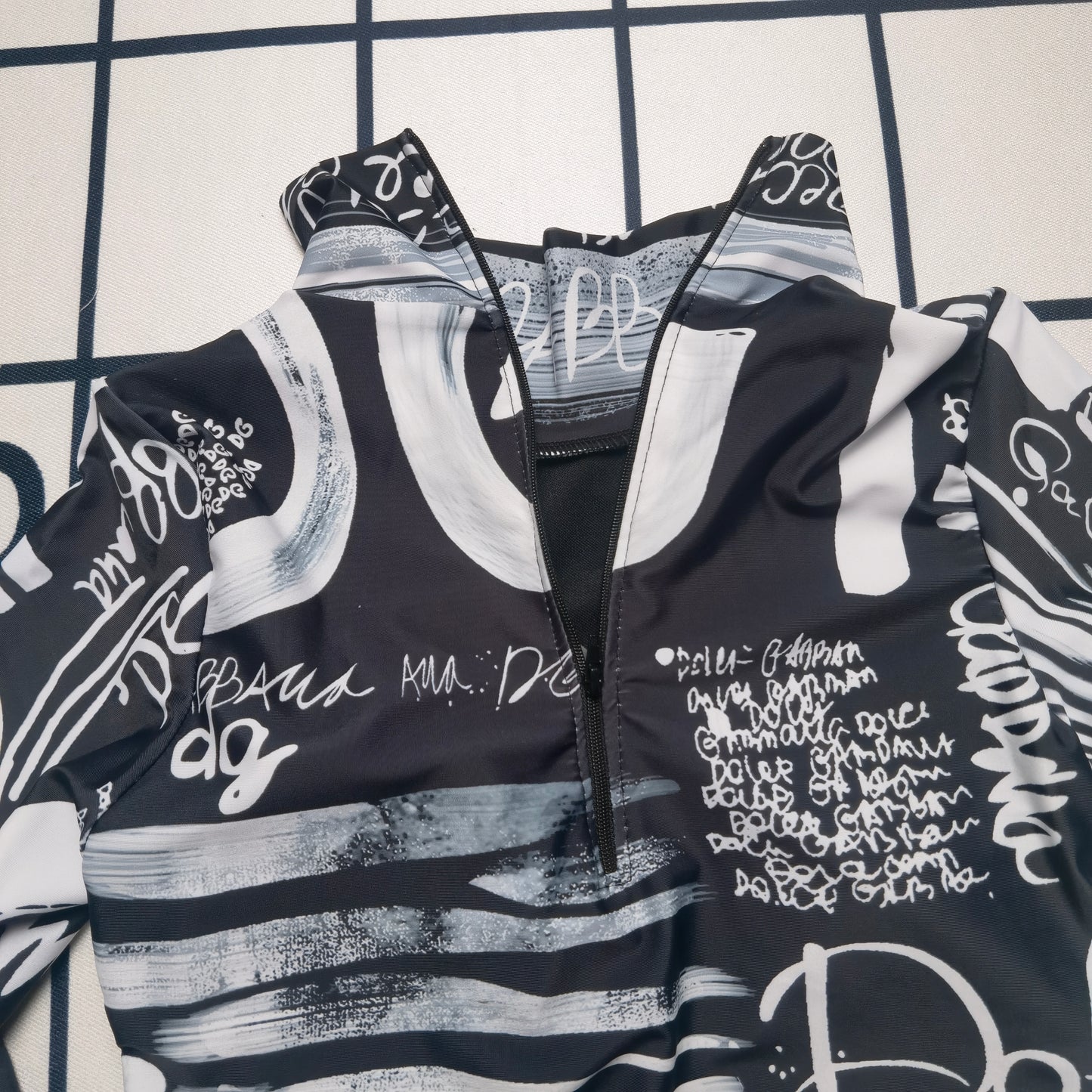 14A162YDE Stylish Long sleeve swimsuit
