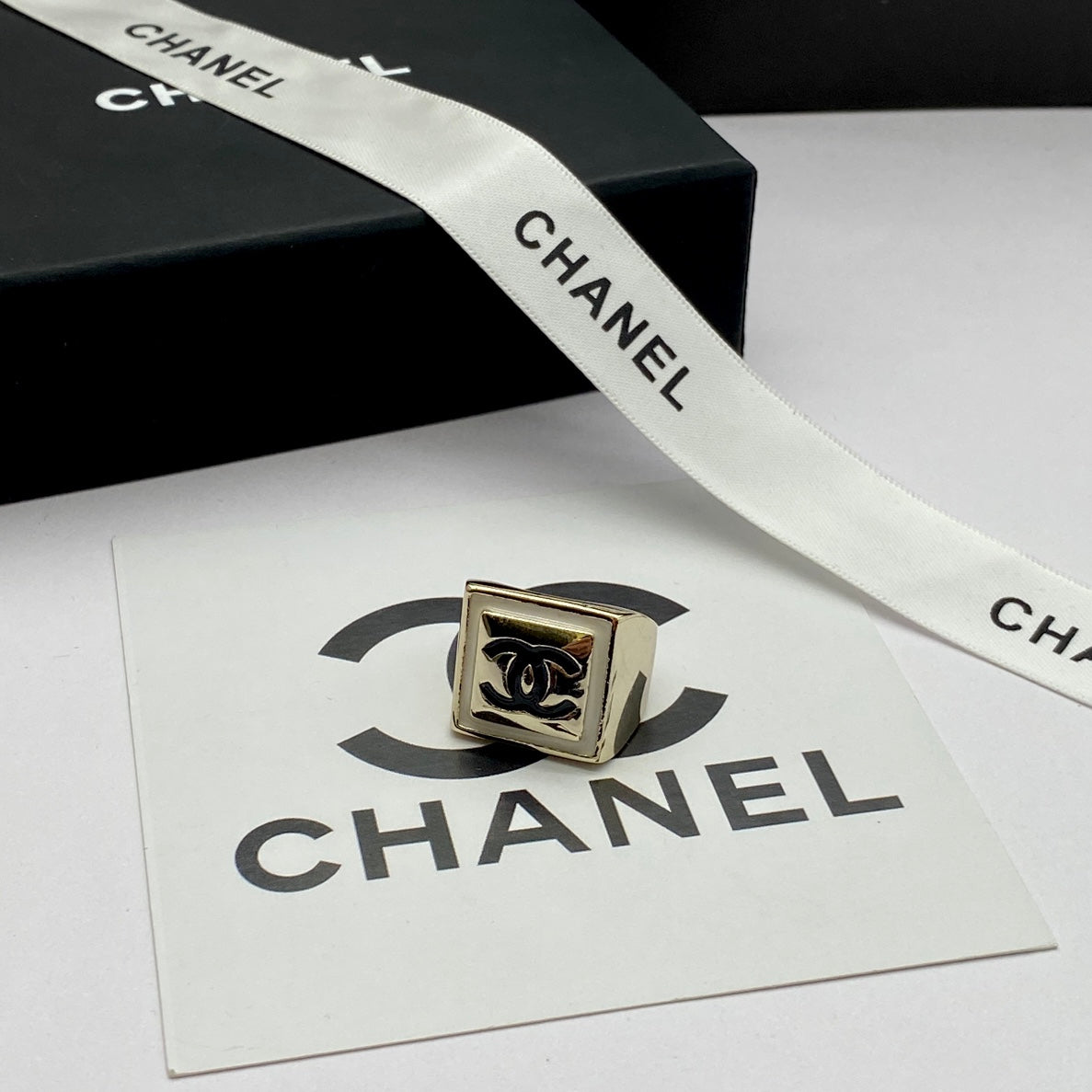 14C580JDE Stylish and high quality Earrings