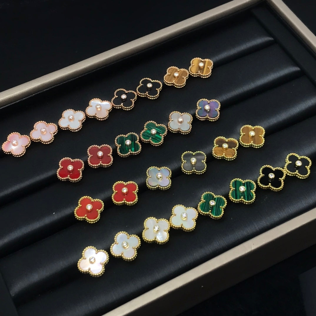 5XVA193EDE Stylish Earrings