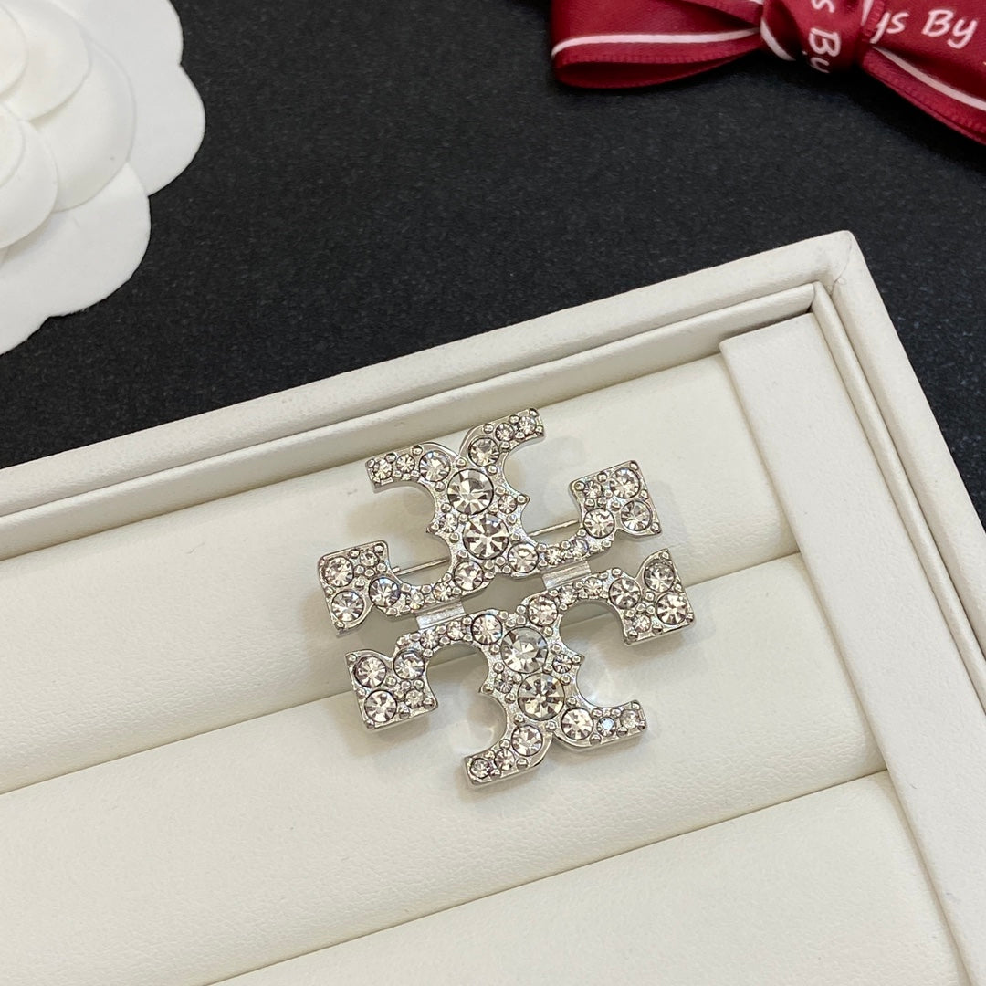 14A448XDE Stylish Brooch