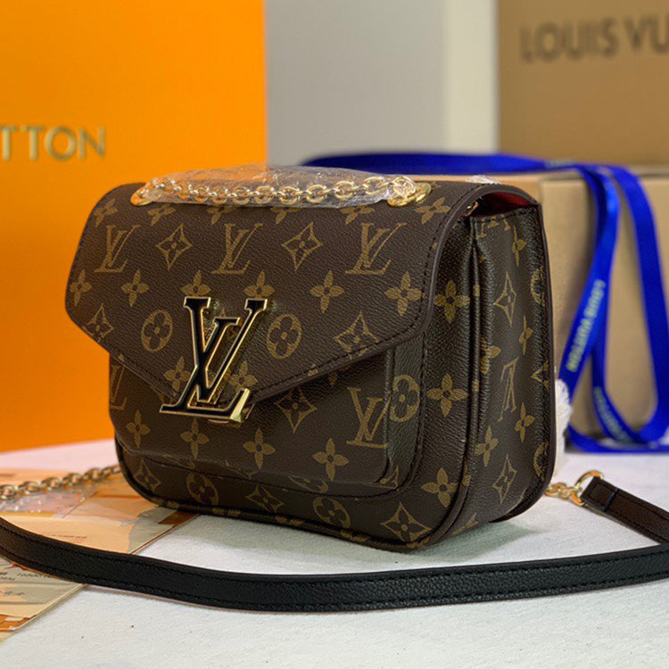 AE113BDE Stylish leather bag