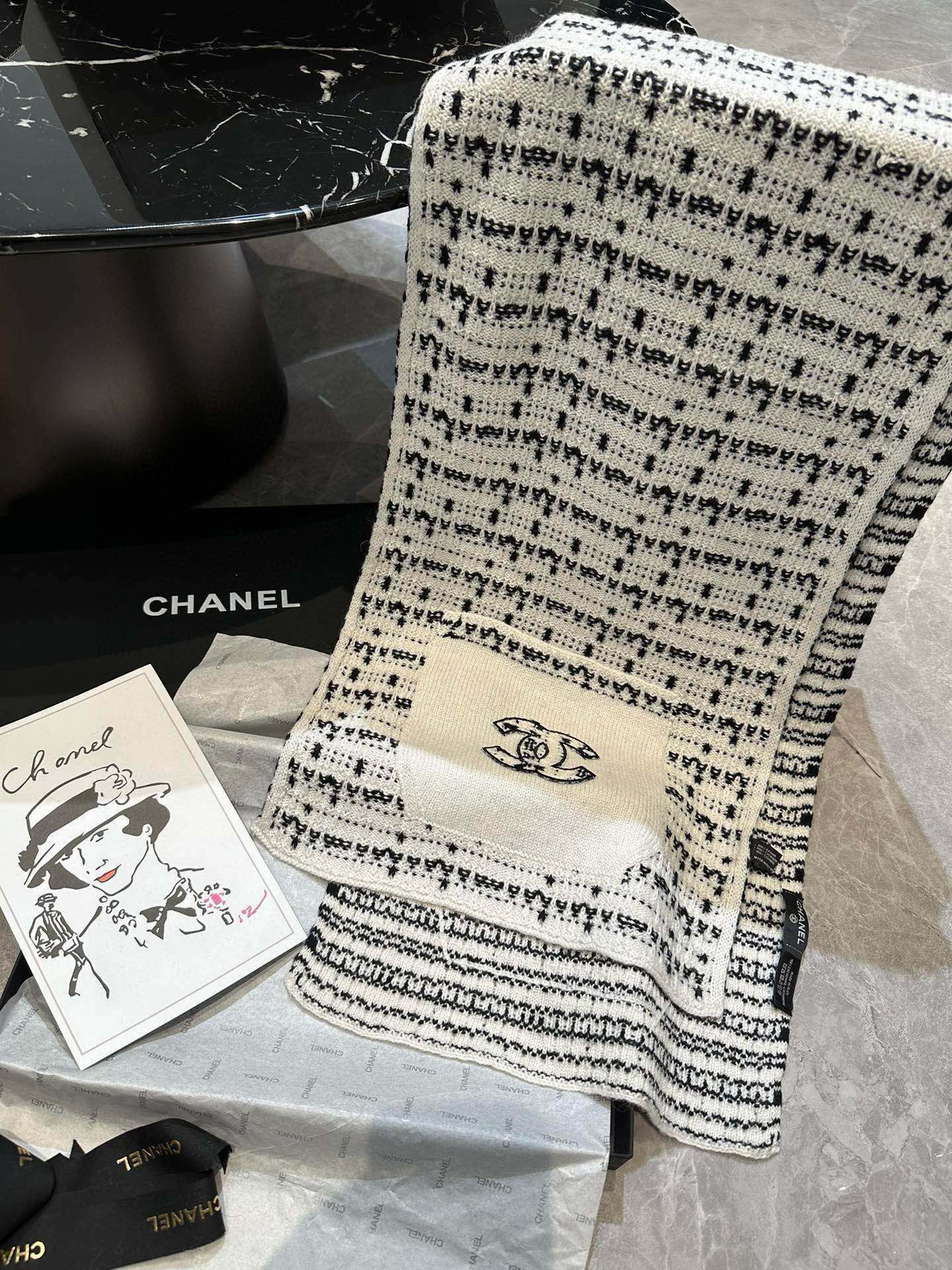 185ZC23WDE Stylish Winter Scarves