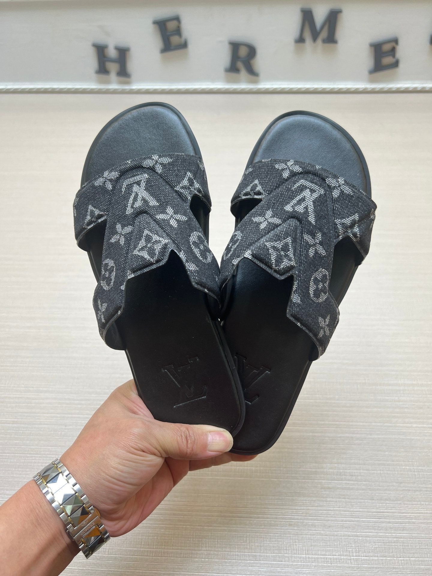 54E32ZDE Stylish slippers