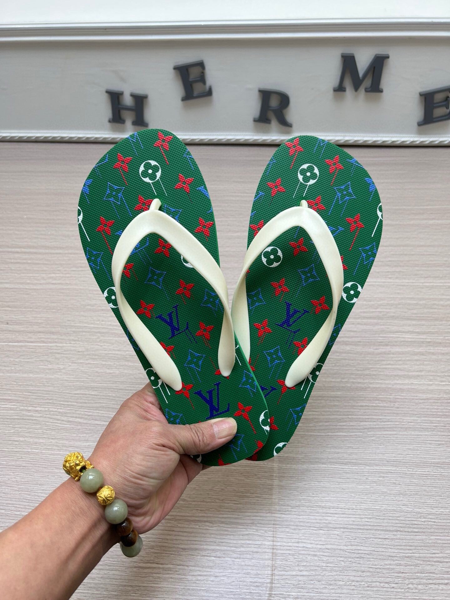 54E55ZDE Stylish slippers