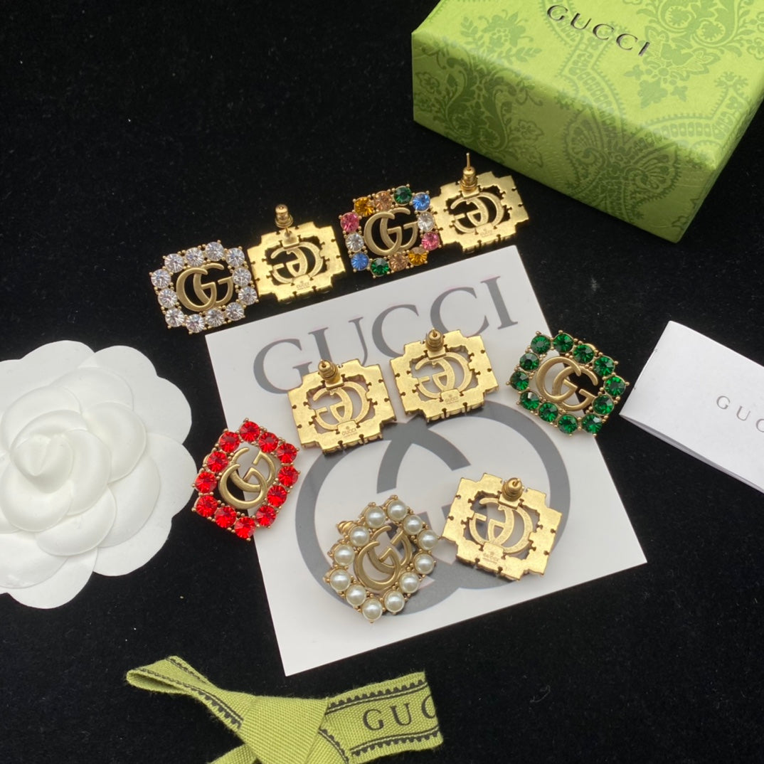 14B594EDE Stylish Earrings