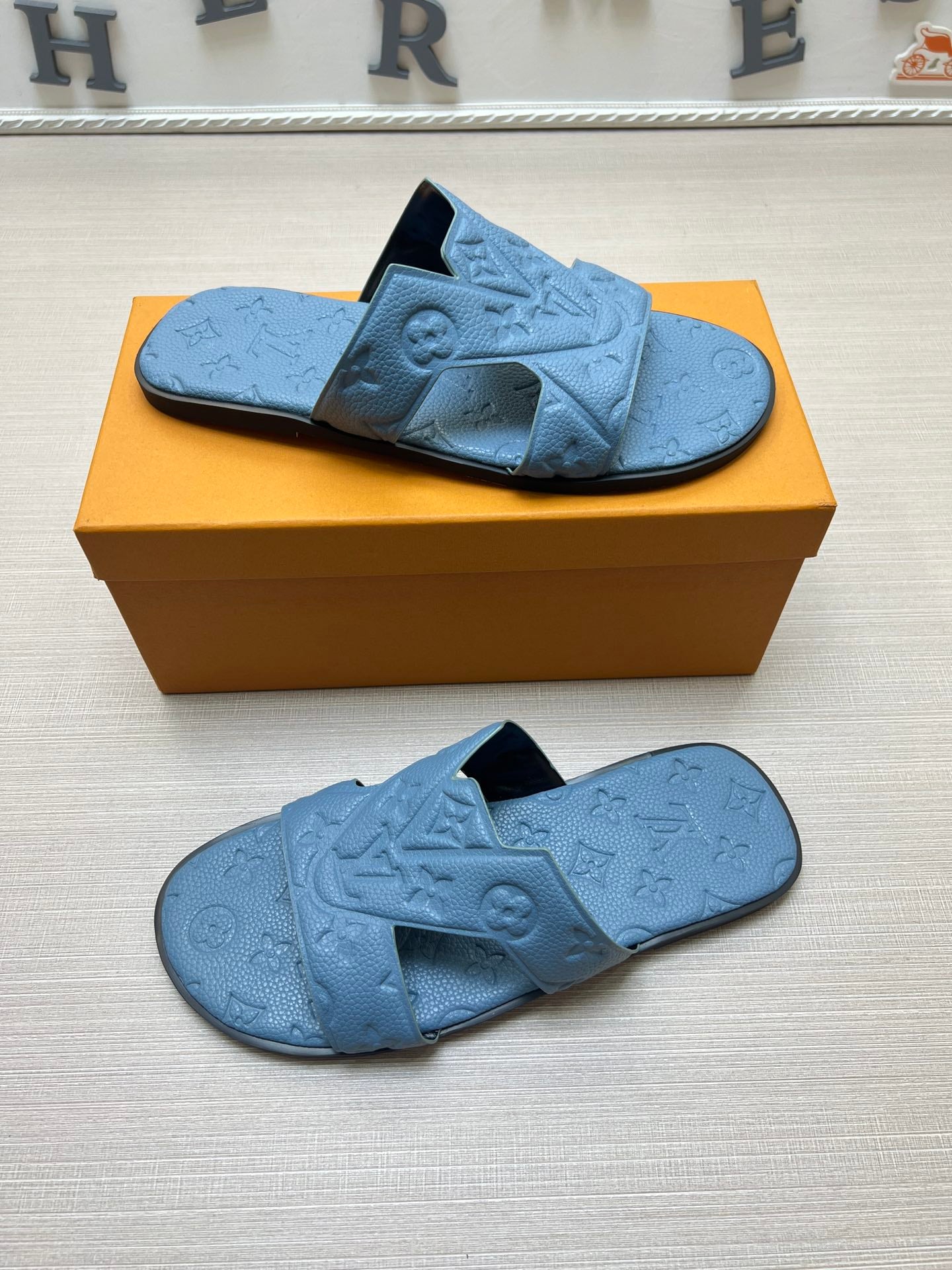 54E34ZDE Stylish slippers