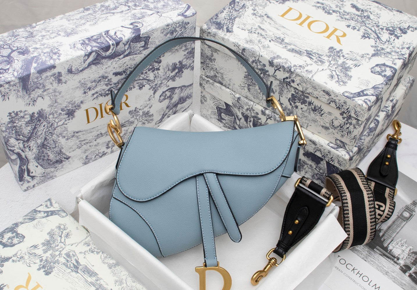 5D11BDE Stylish leather bag