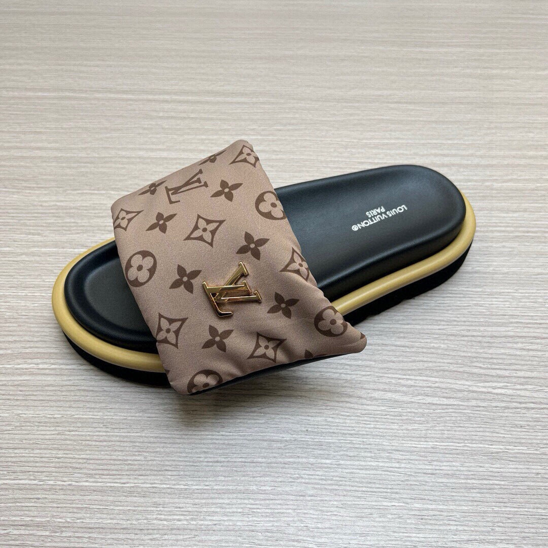 5QE10ZDE Stylish Slippers
