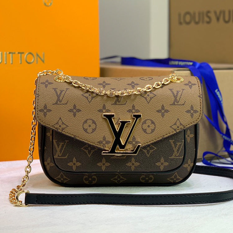 AE113BDE Stylish leather bag