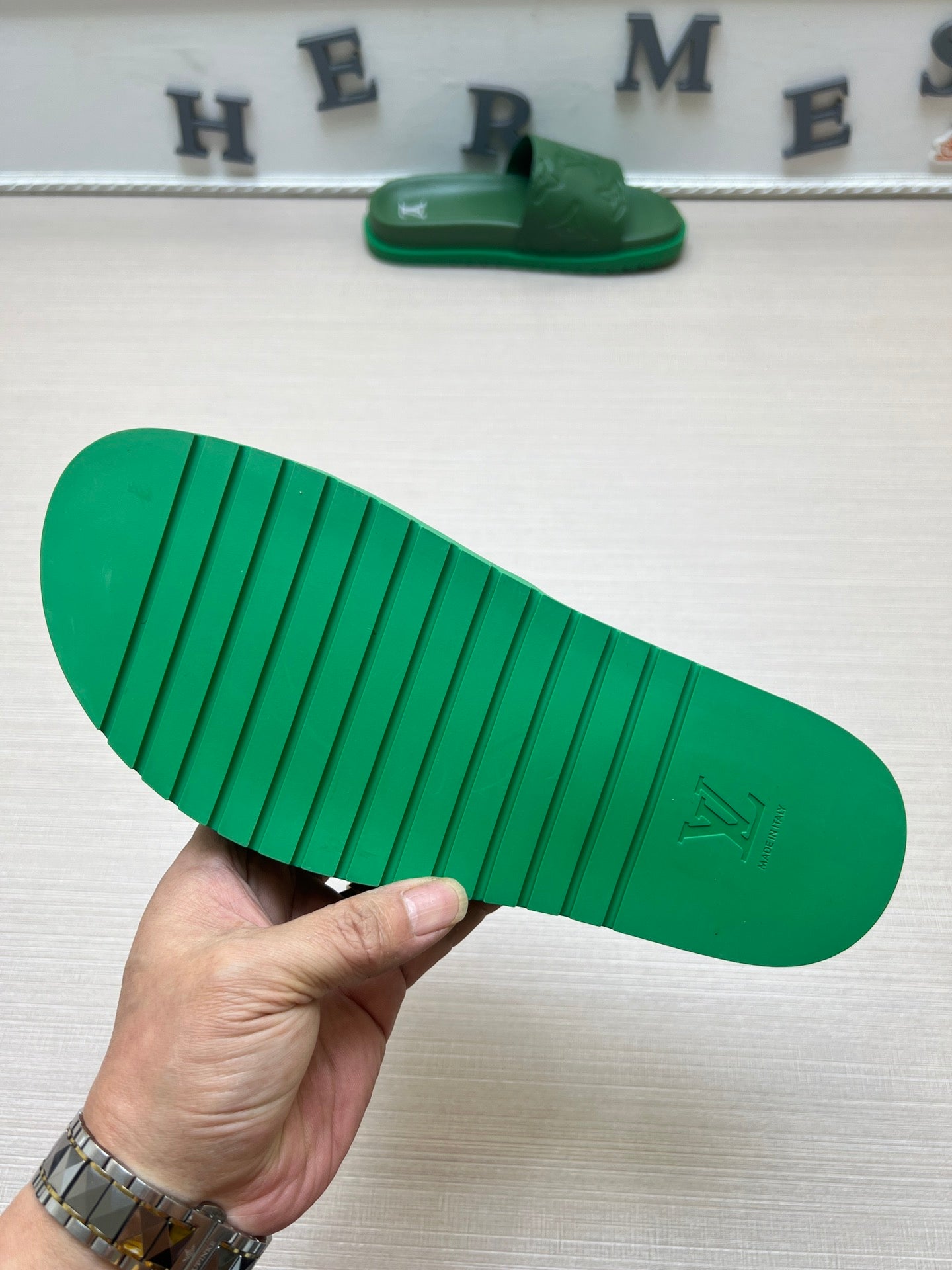 54E3ZDE Stylish slippers