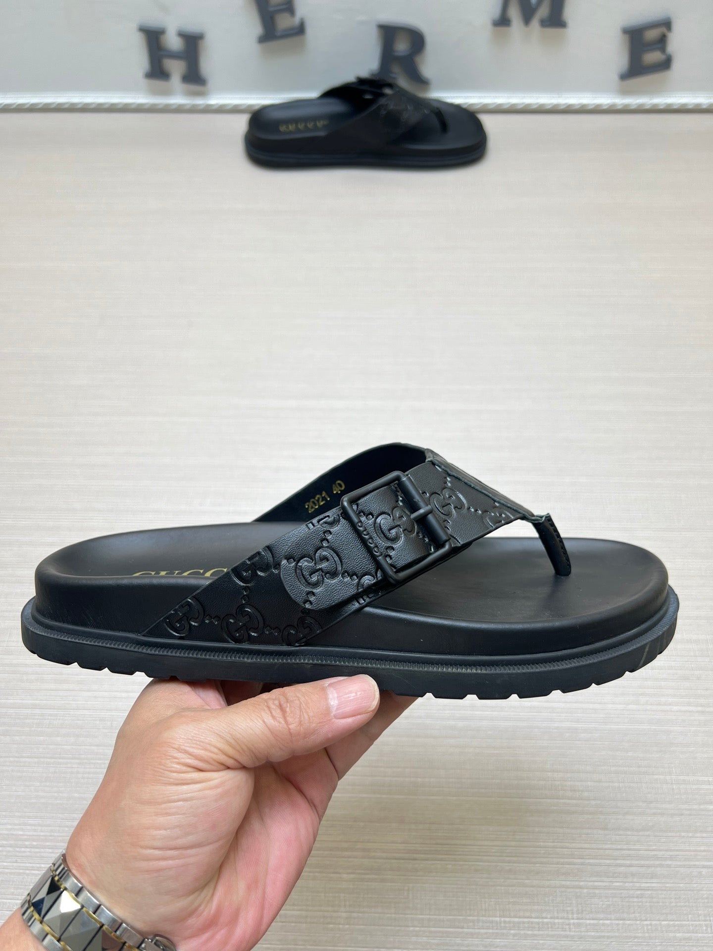 54B91ZDE Stylish slippers