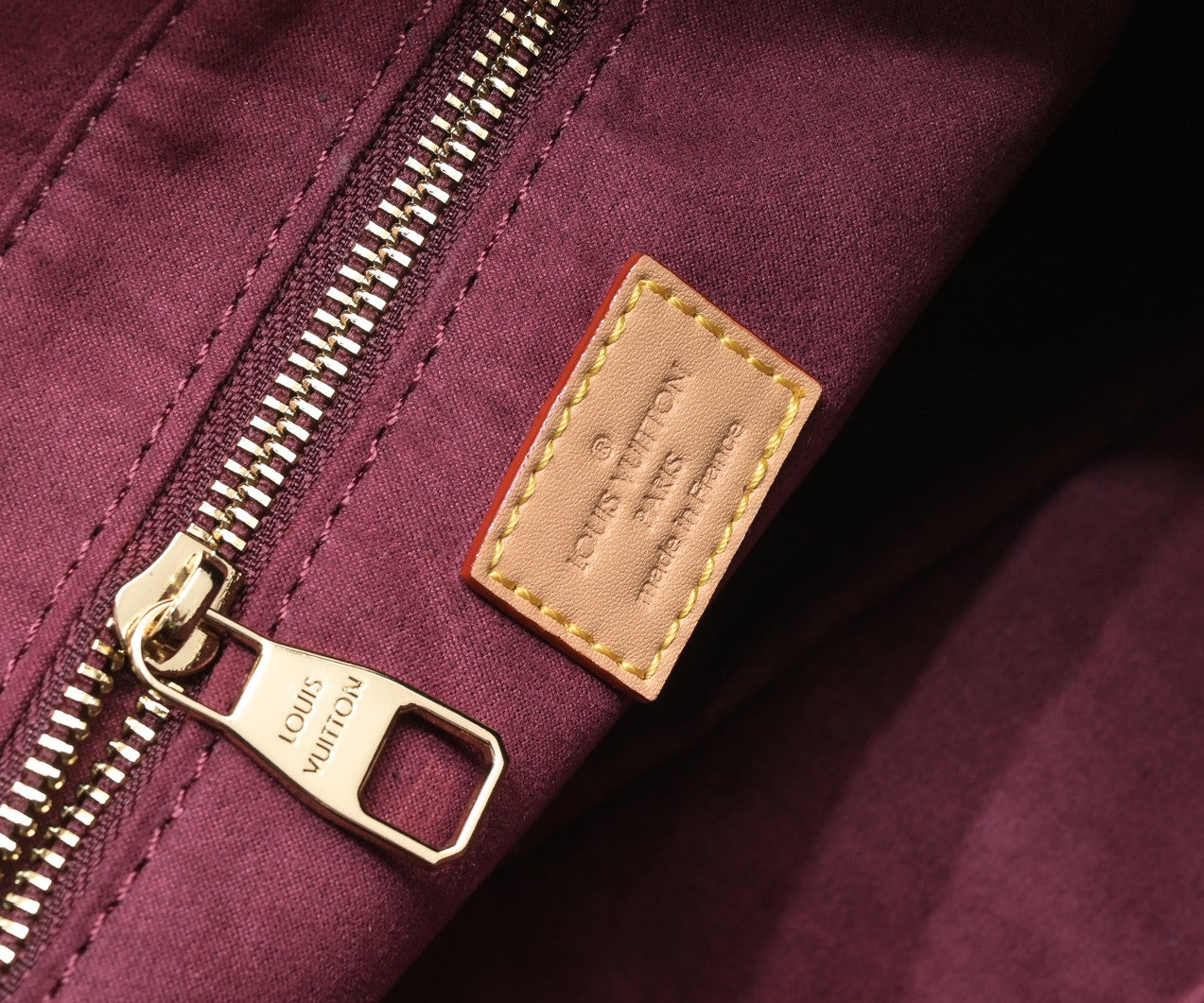 165NE102BDE Stylish leather bag