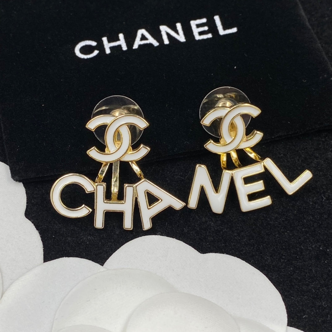 14E571XDE Stylish Earrings Bracelets Necklaces