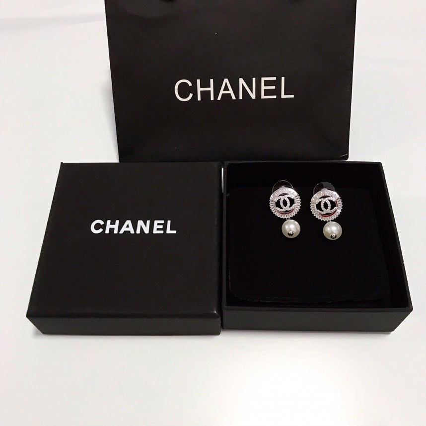 14C792EDE Stylish Earrings