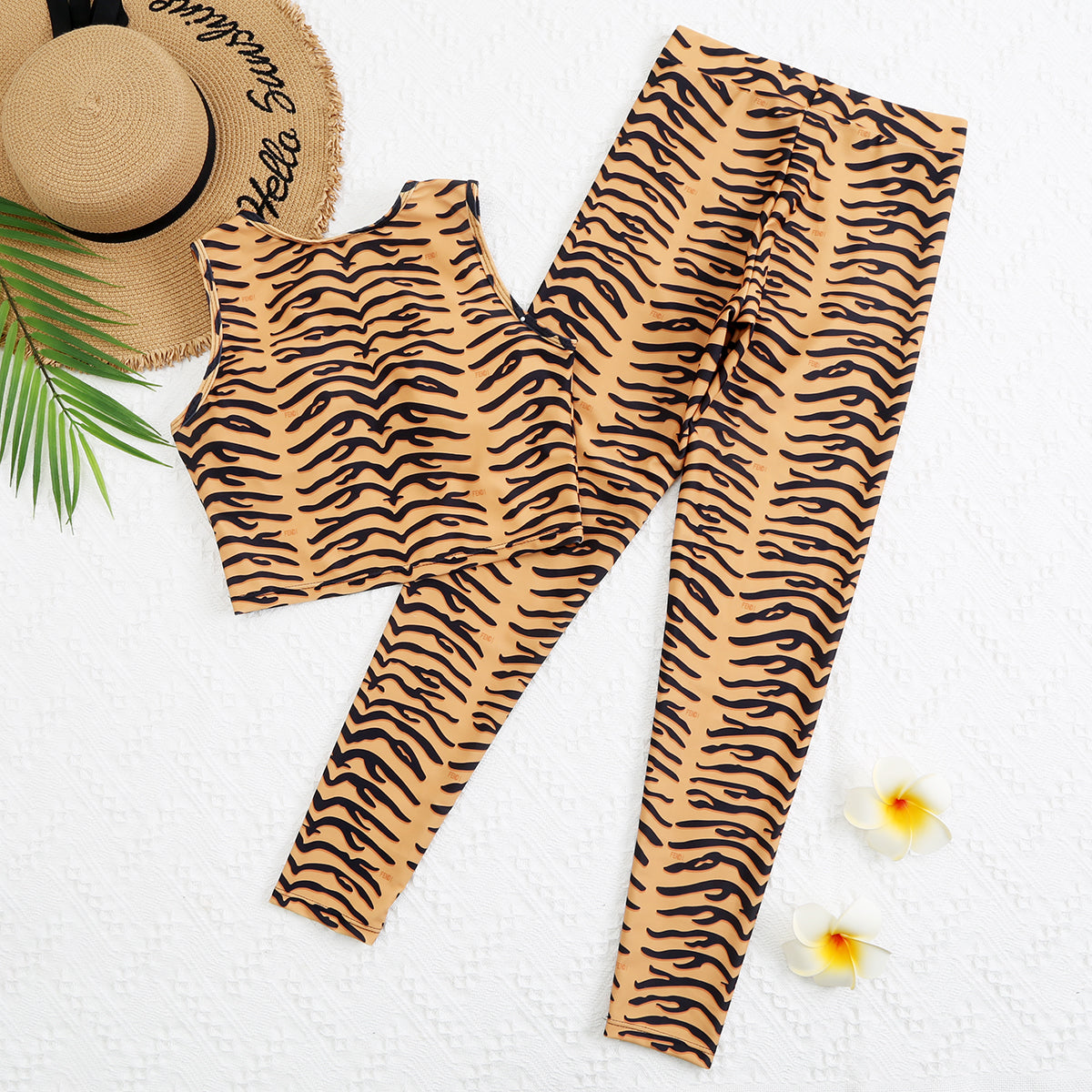 14F84YDE Stylish Long sleeve swimsuit