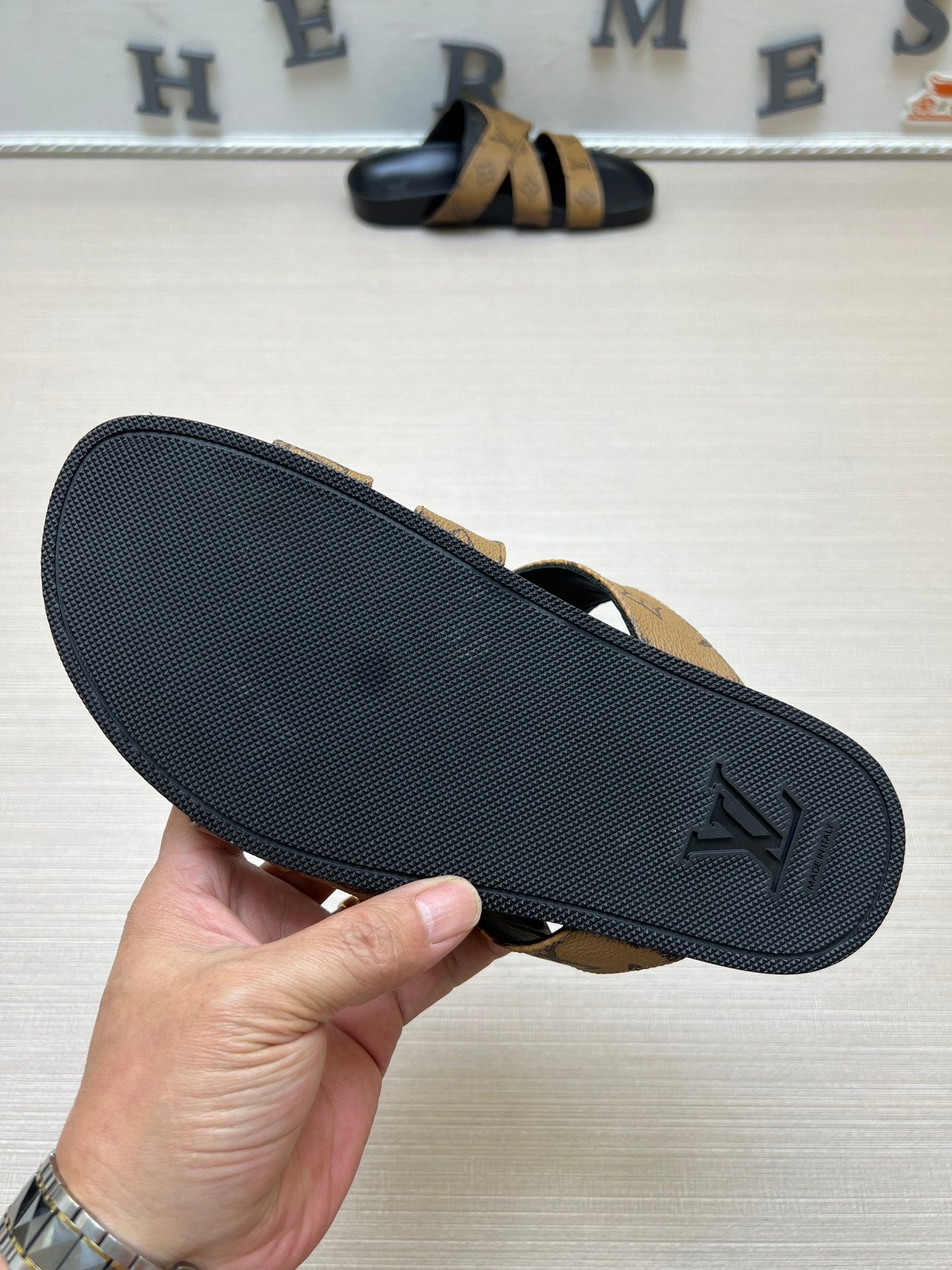 54E89ZDE Stylish slippers