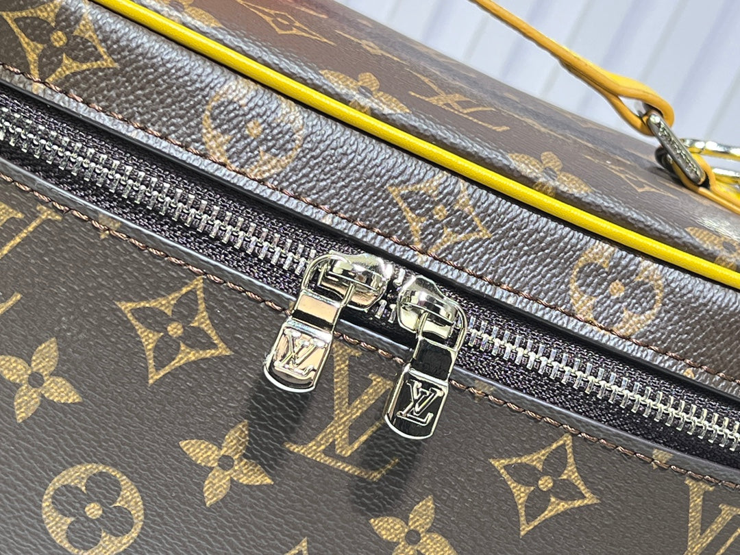 15XE10BDE Stylish leather bag