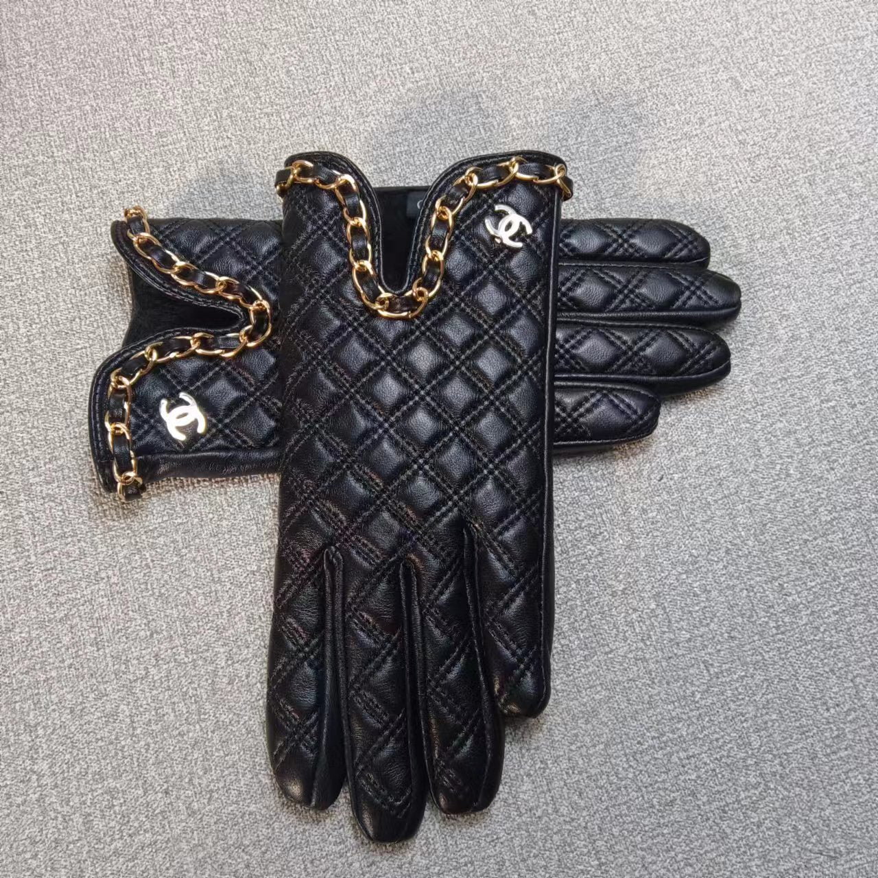 24C92SDE Stylish gloves
