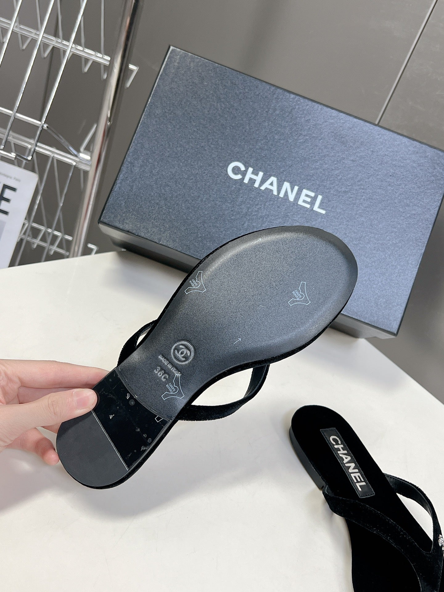 14C15ZDE Stylish slippers