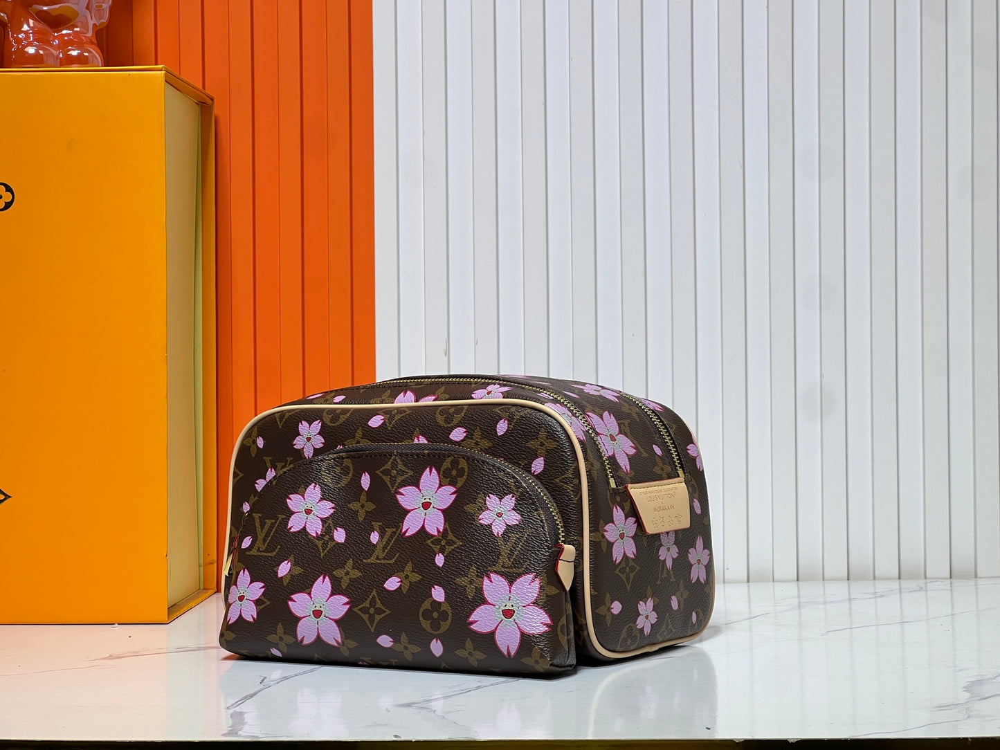 165NE108BDE Stylish leather bag