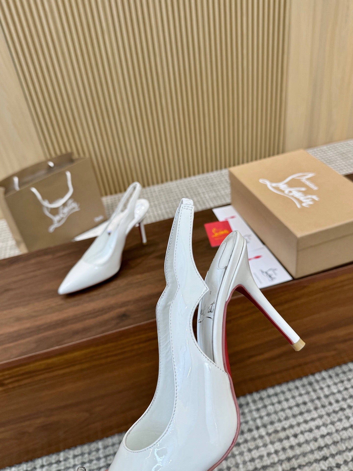 275NA5ZDE Stylish leather High heels