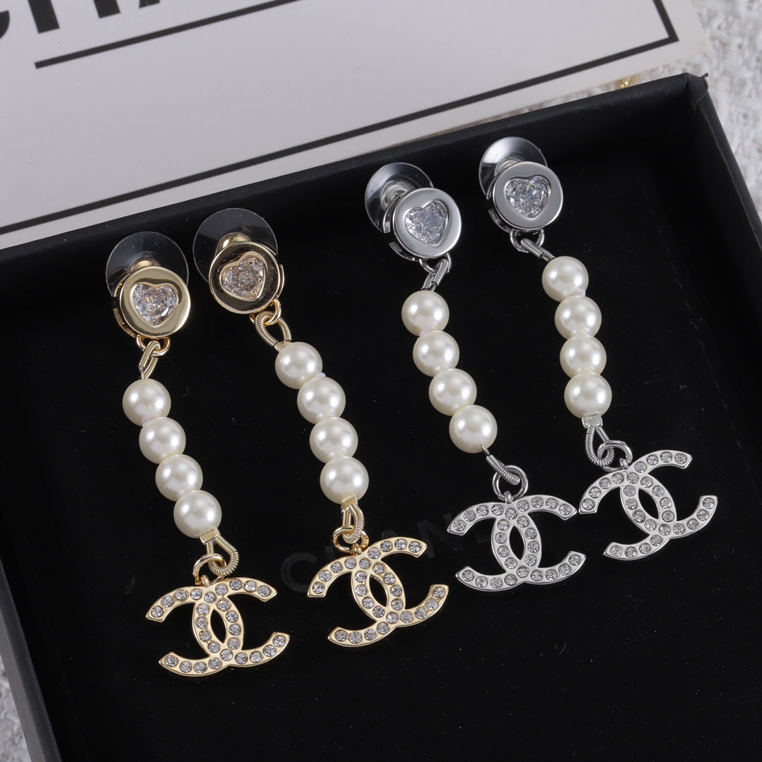 14C688EDE Stylish Earrings