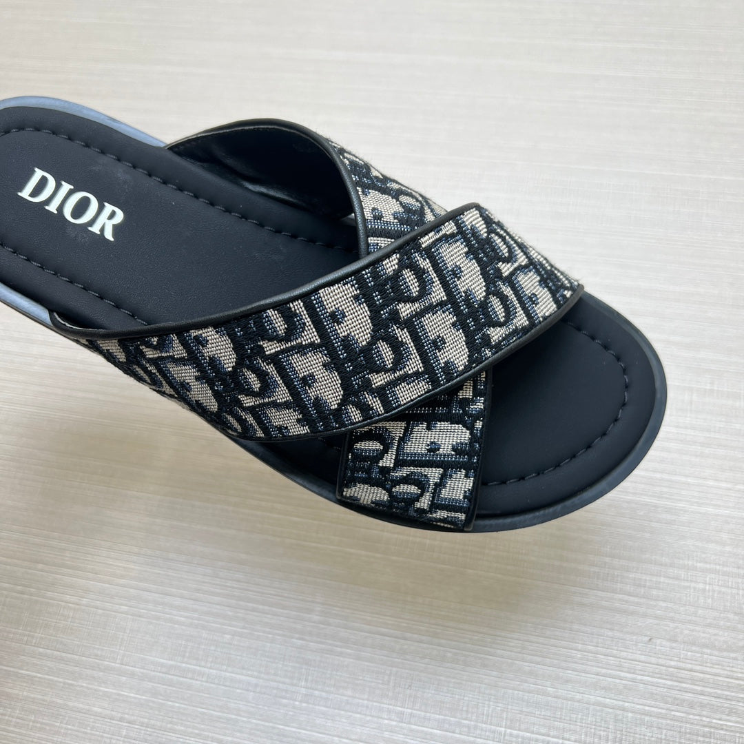 54D79ZDE Stylish slippers