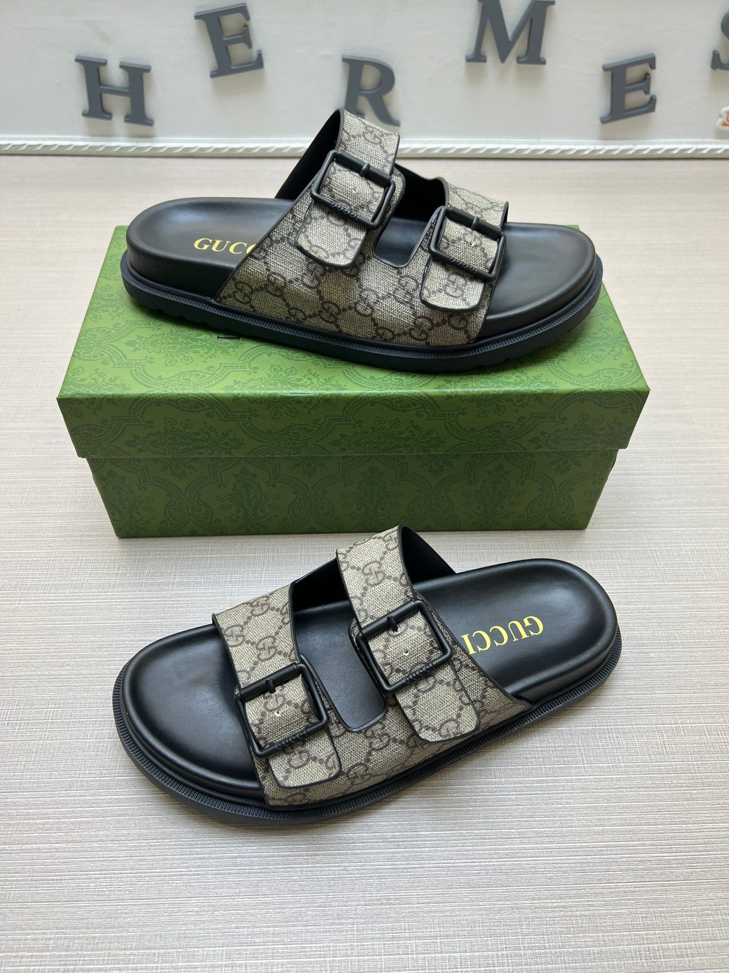 54B90ZDE Stylish slippers