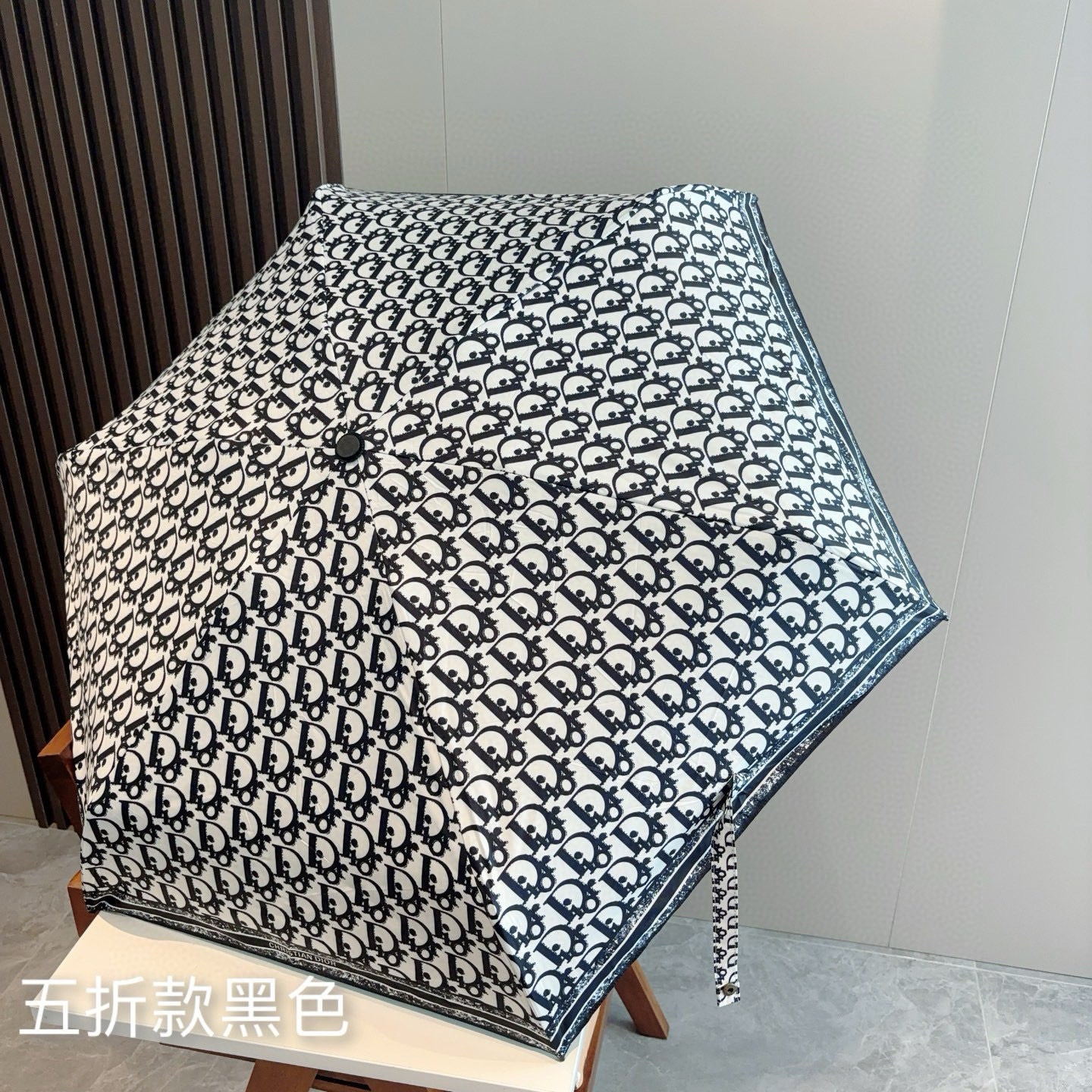 15RD115SDE Stylish UV resistant umbrella