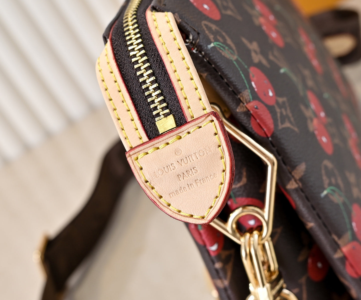15RE29BDE Stylish bag