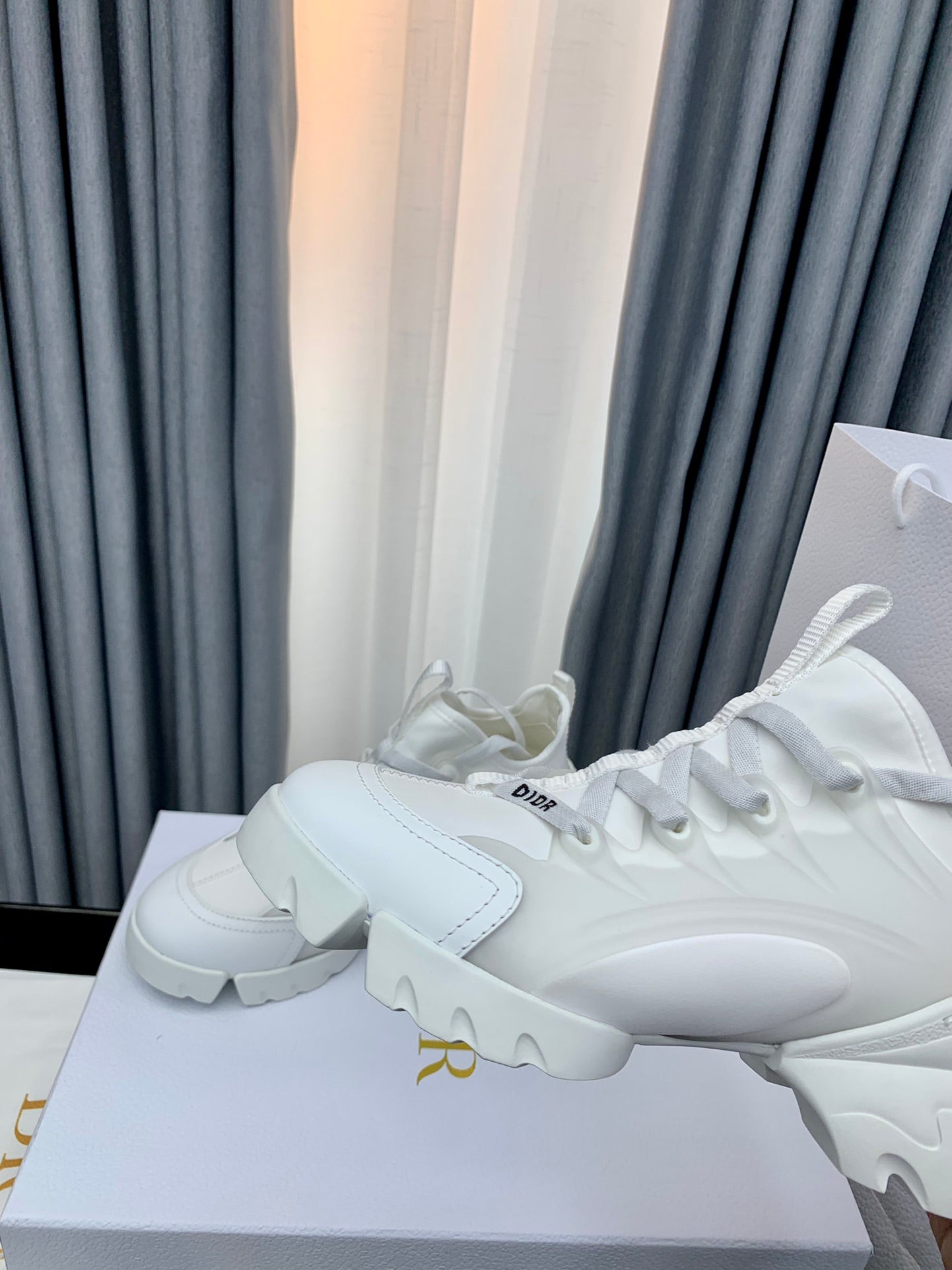 1JD26ZDE Stylish shoes