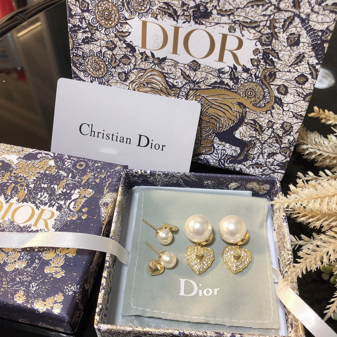 1YD296EDE Stylish Earrings