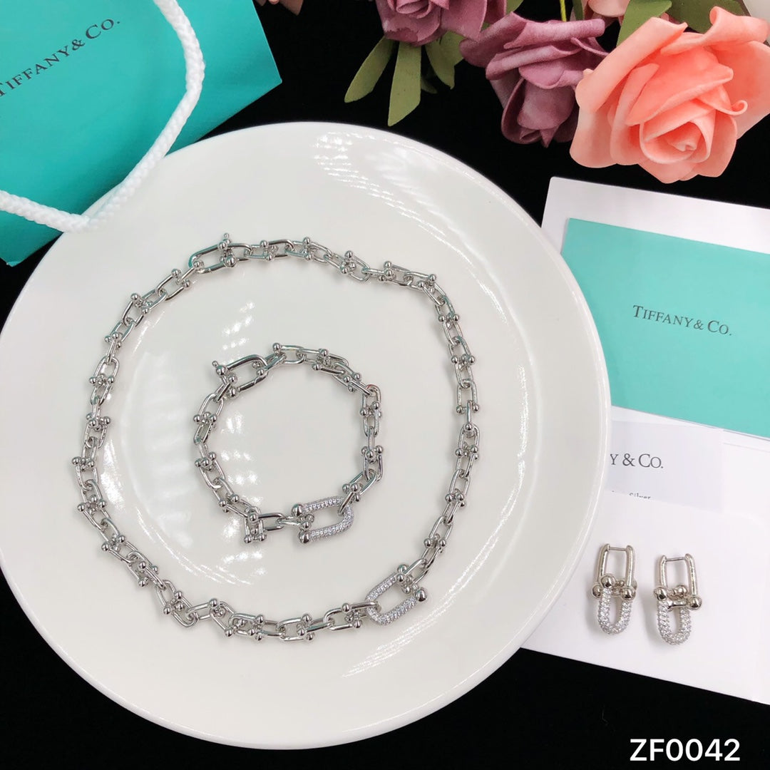 1T5XDE Stylish Earrings