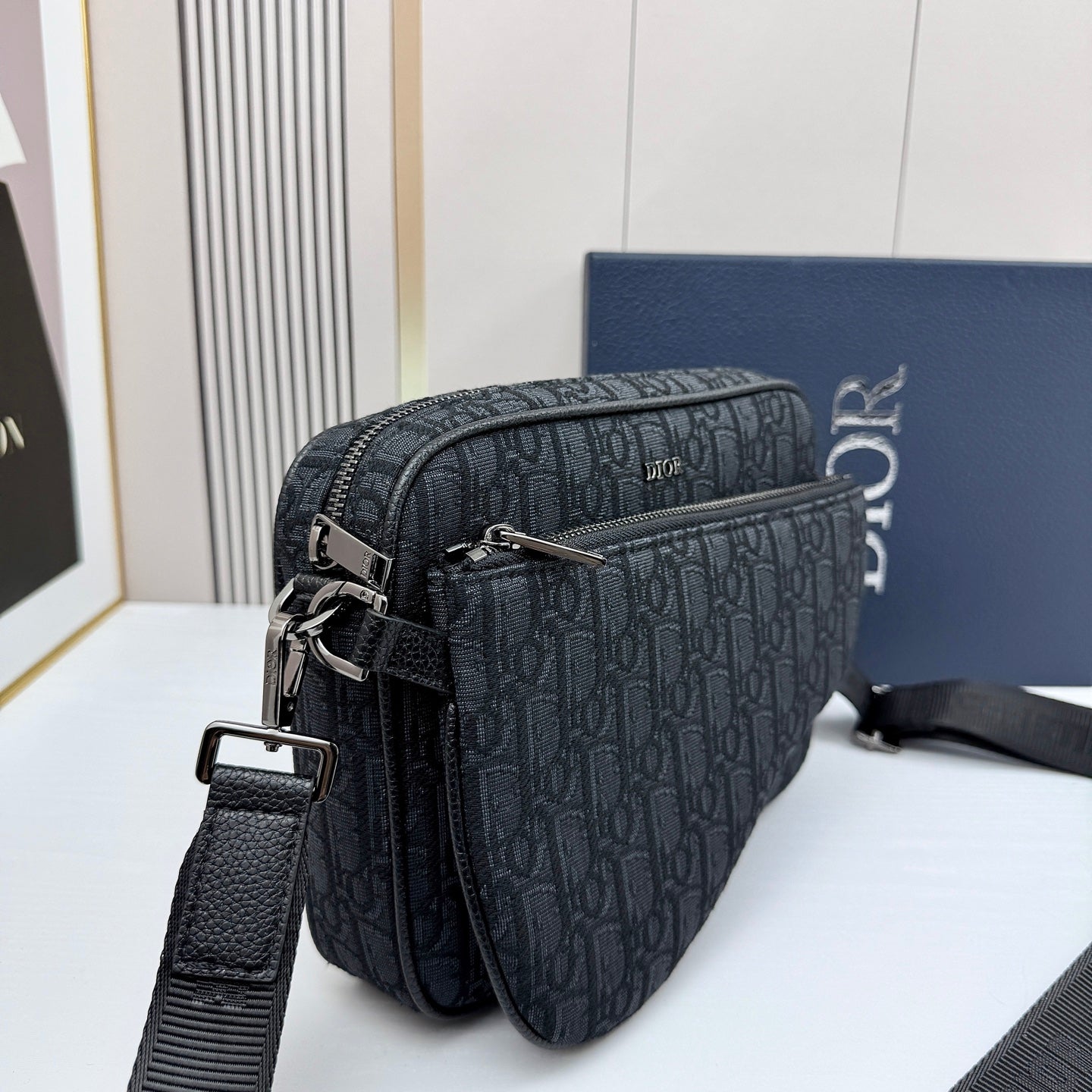 15RD66BDE Stylish bag