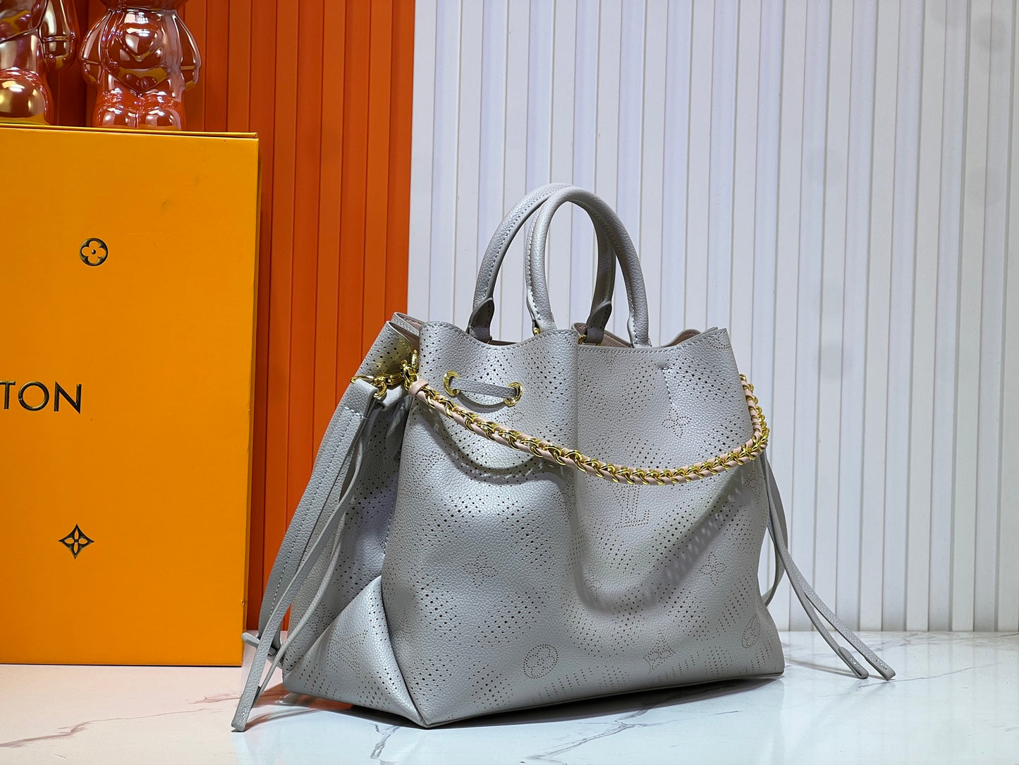 15XE13BDE Stylish leather bag)