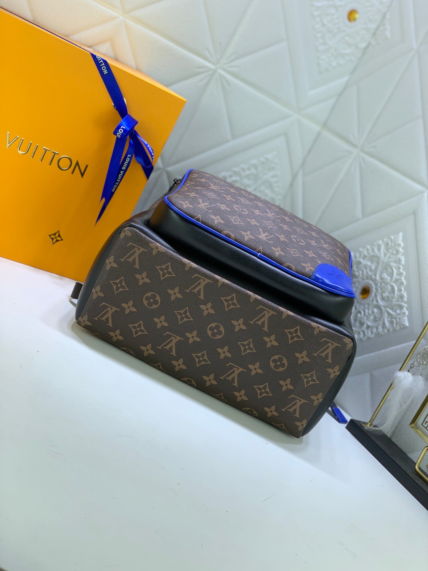 2XE346BDE Stylish leather bag