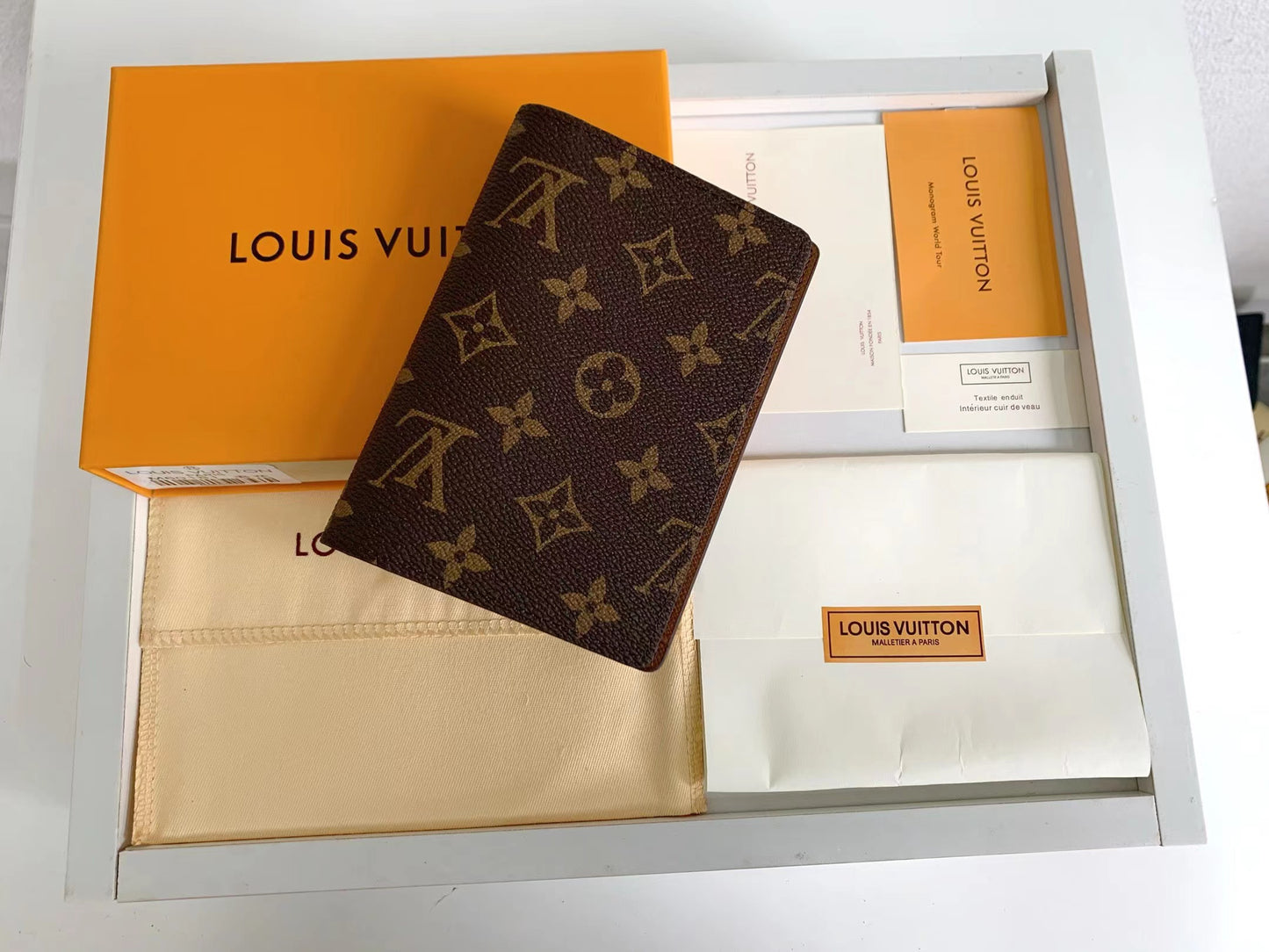 AE300BDE Stylish leather wallets