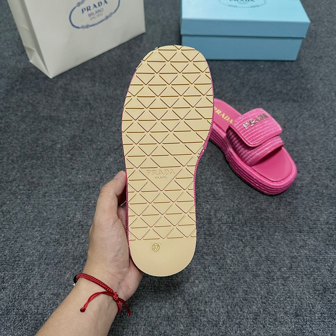 14PD24ZDE Stylish slippers