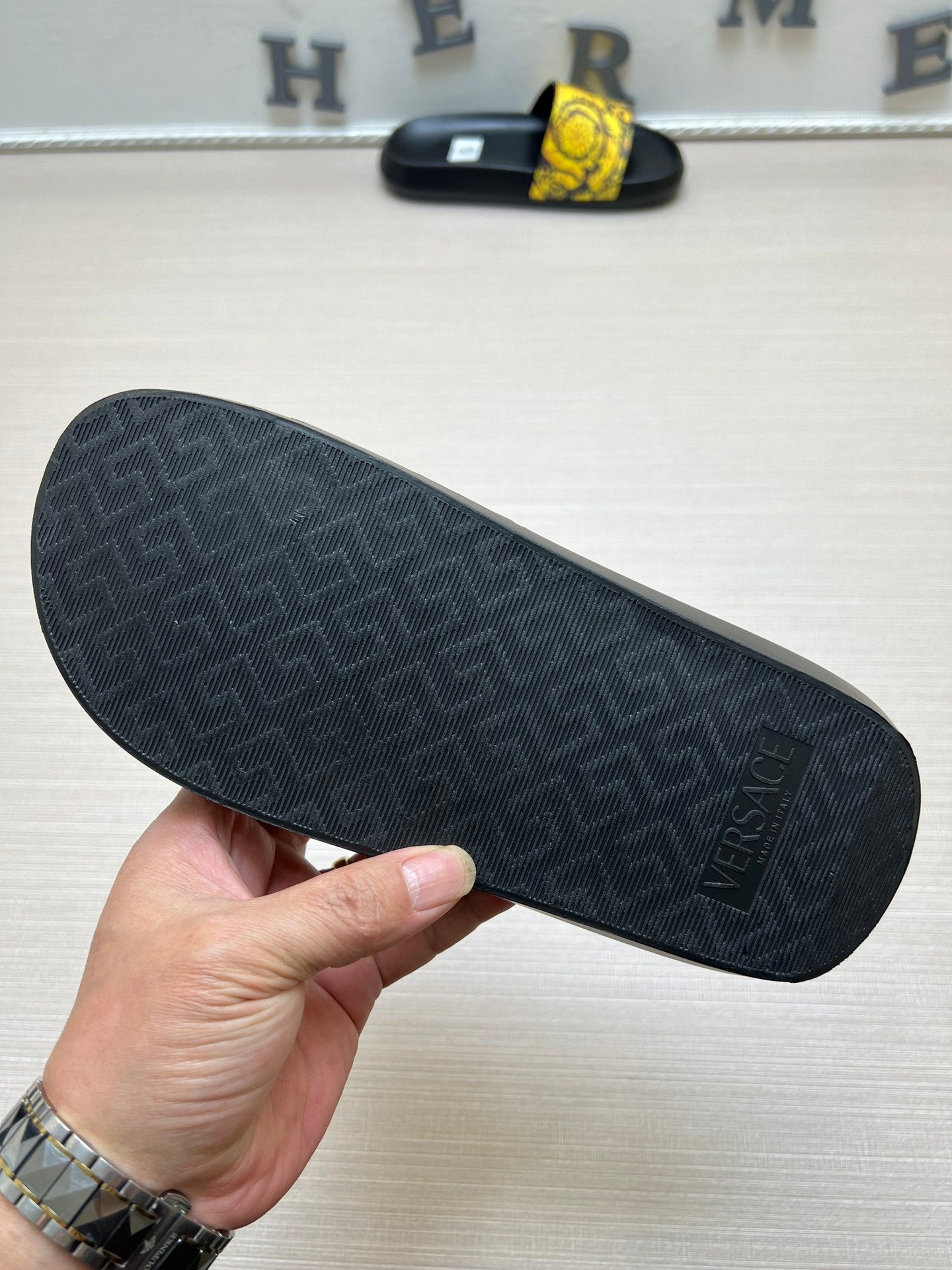 54V166ZDE Stylish slippers