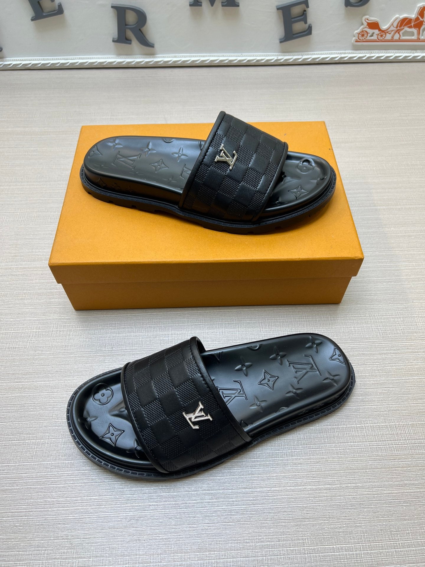 535ZE304ZDE Stylish Slippers