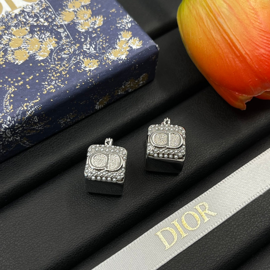 14D774EDE Stylish Earrings